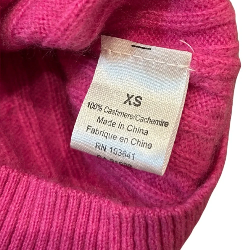 Kier + J Cableknit V-Neck Slim Fit Cashmere Sweater | Hot Pink | Size XS